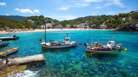 Excursiones en barco por la costa de Ibiza